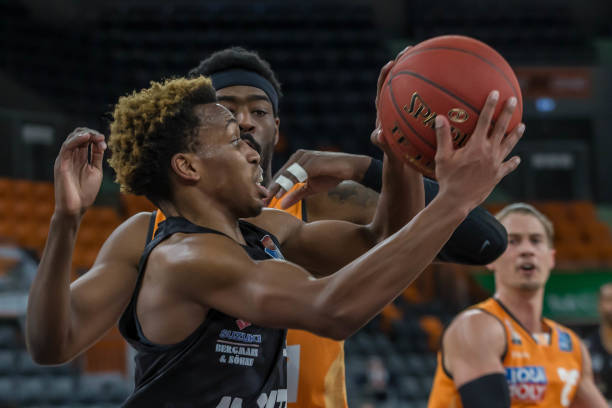 析让球员深 析让球员深